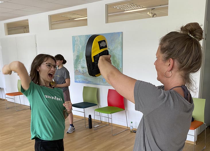 Foto zu WEN DO-Selbstverteidigung für Mädchen*